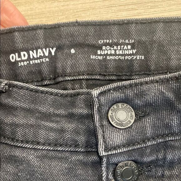 Old Navy Black Skinny Ultra High-Rise Rockstar Super Skinny Jeans Size 6 - Picture 2 of 12